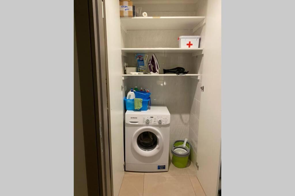B&B Piano1 Interno5 - Accogliente E Moderno Bilocale Vicino Al Centro Salerno Eksteriør bilde
