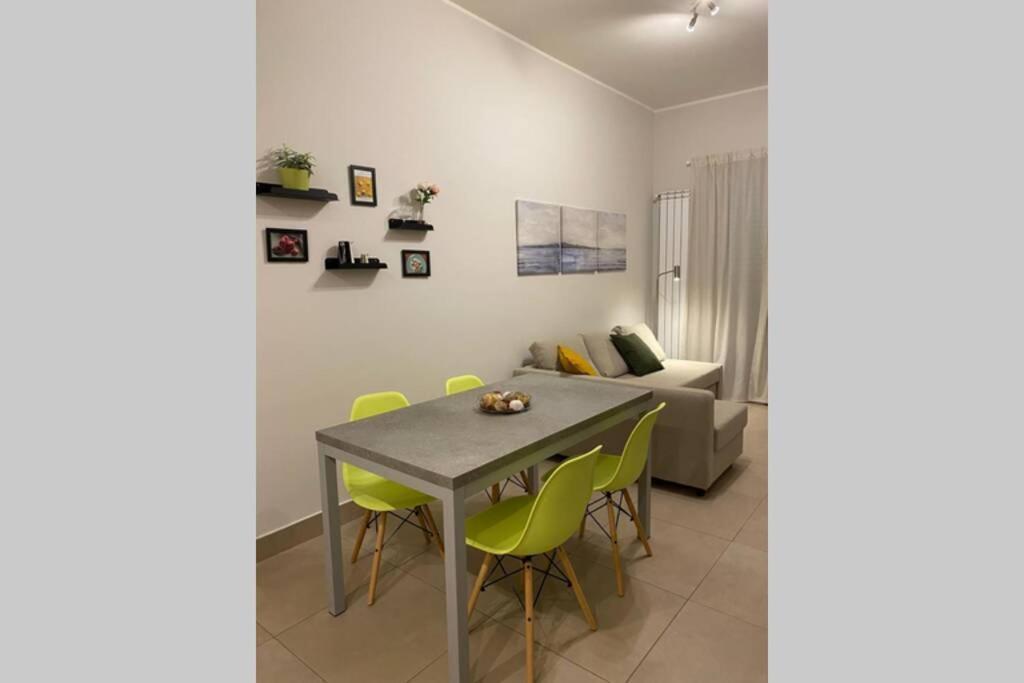 B&B Piano1 Interno5 - Accogliente E Moderno Bilocale Vicino Al Centro Salerno Eksteriør bilde