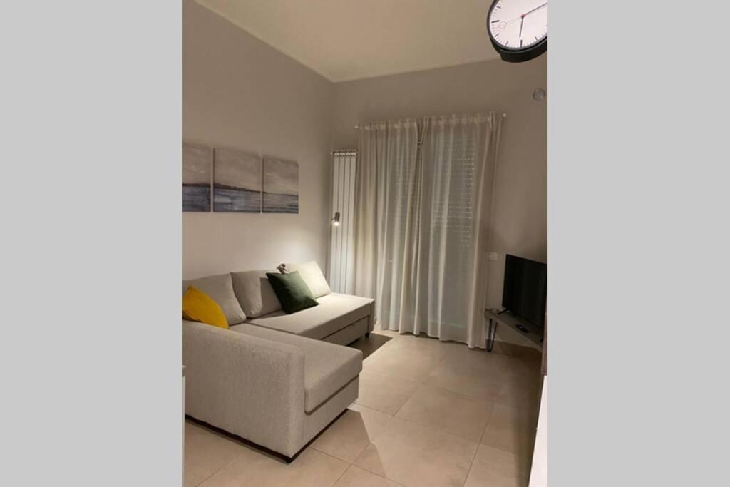 B&B Piano1 Interno5 - Accogliente E Moderno Bilocale Vicino Al Centro Salerno Eksteriør bilde